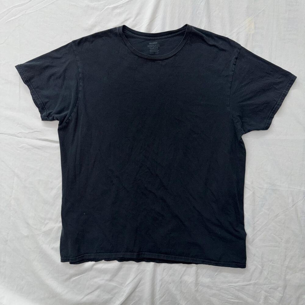 Gildan black cotton t shirt in